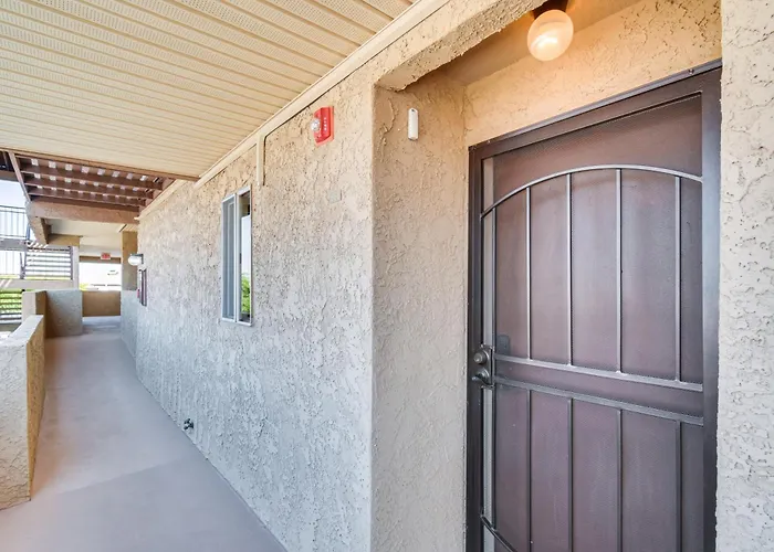 1 Mi To Beach: Havasu W/ Balcony * Lake Havasu City