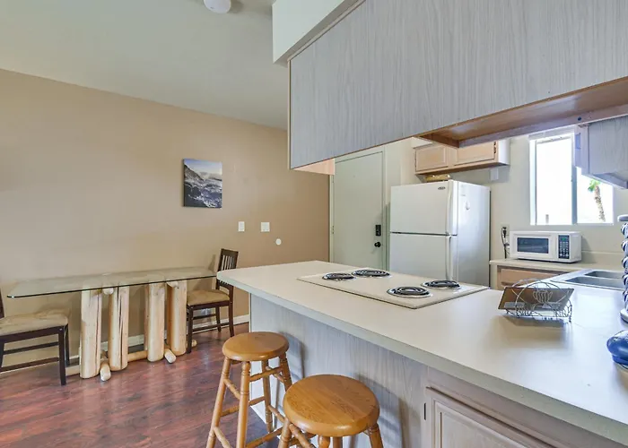 Holiday home 1 Mi To Beach: Havasu W/ Balcony