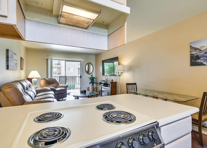 1 Mi To Beach: Havasu W/ Balcony Holiday home Lake Havasu City