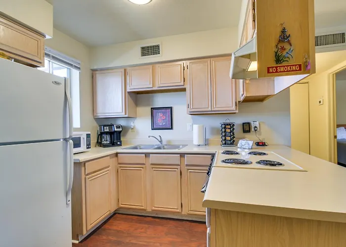1 Mi To Beach: Havasu W/ Balcony *